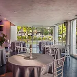 Apollo Hotel