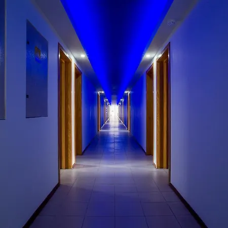 Apollo Hotel 3*