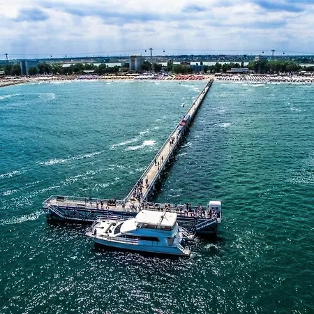 Apollo 3* Mamaia